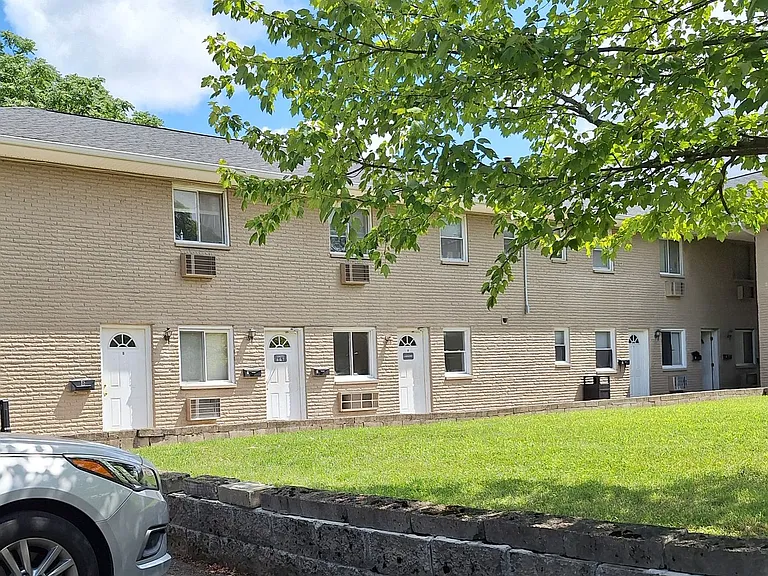 275 Medford St — Photo 9