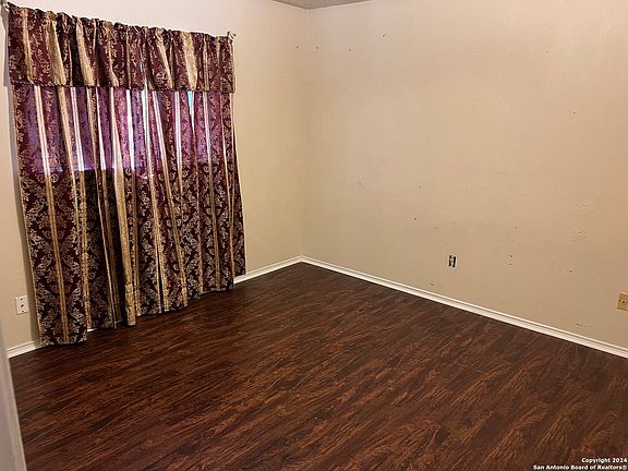 5th image of 5752 ASCHAM DR