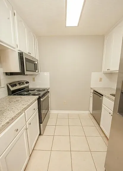 6250 NE Bell Gables Dr — Photo 2