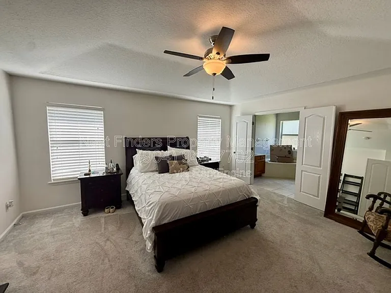 801 Derby Ln — Photo 10