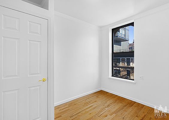 4th image of 304 E 77th St APT 11