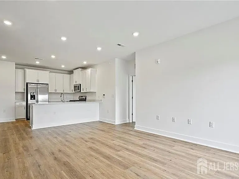 28310 Radford Ct — Photo 4