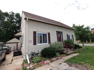 327 11th Ave NW #2, Rochester, MN 55901