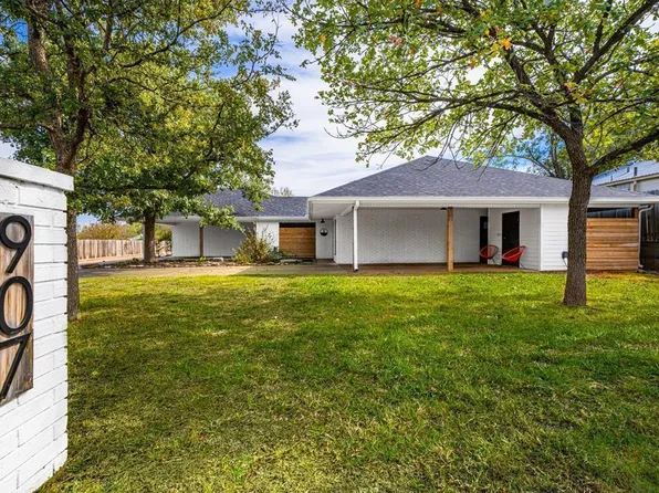 907 Hill St, Fredericksburg, TX 78624