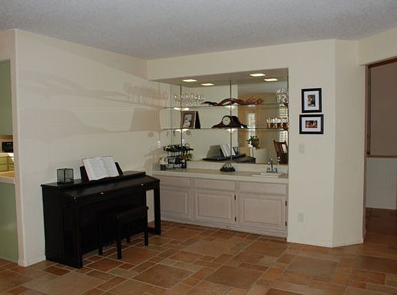 Family Room Wet Bar