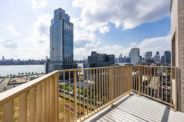 Rented by Quay Plaza LLC | media 36