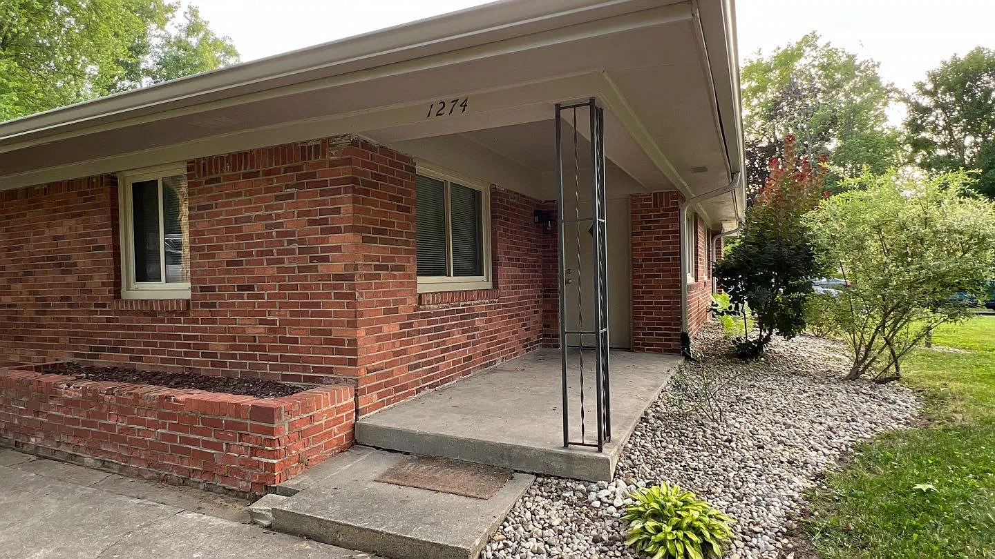 2 bed, 850 sqft, $1,325 — Photo 3