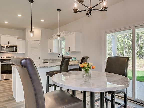 3rd image of 858 Lovebird Ln