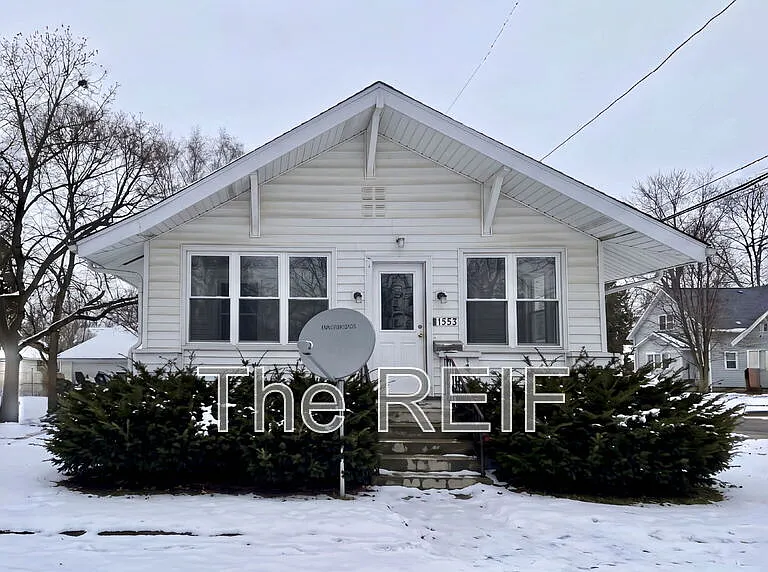 1553 Illinois Ave — Photo 1