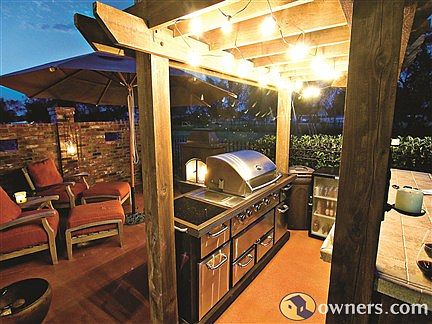 Bar / Kitchen Court Yard