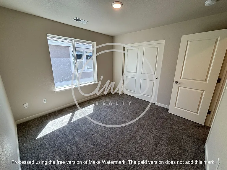 608 Crossing Cir — Photo 12