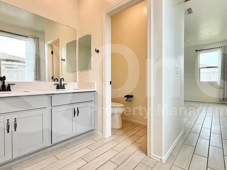3403 W Pollack St — Photo 17