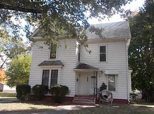 508 S Locust St, Pana, IL