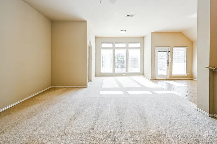 10910 Brighton Gardens Dr — Photo 4