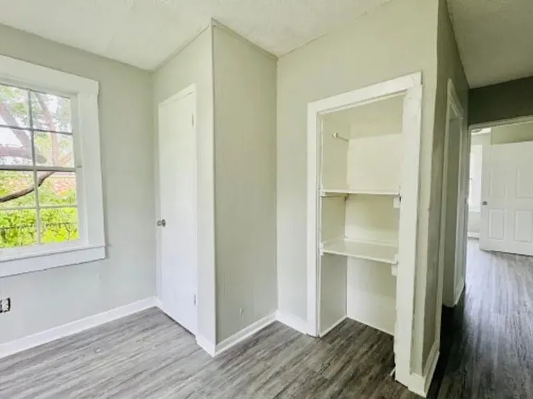 1501 Nashby St — Photo 7