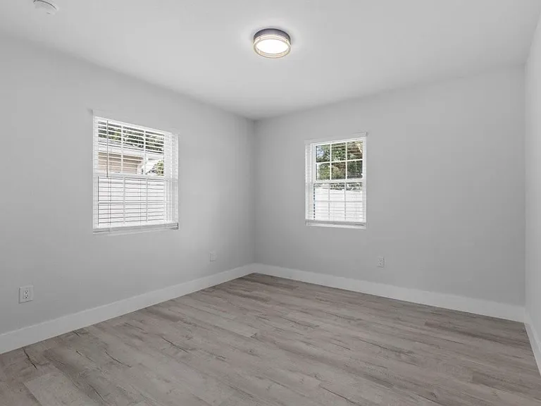 3909 W Oklahoma Ave — Photo 9
