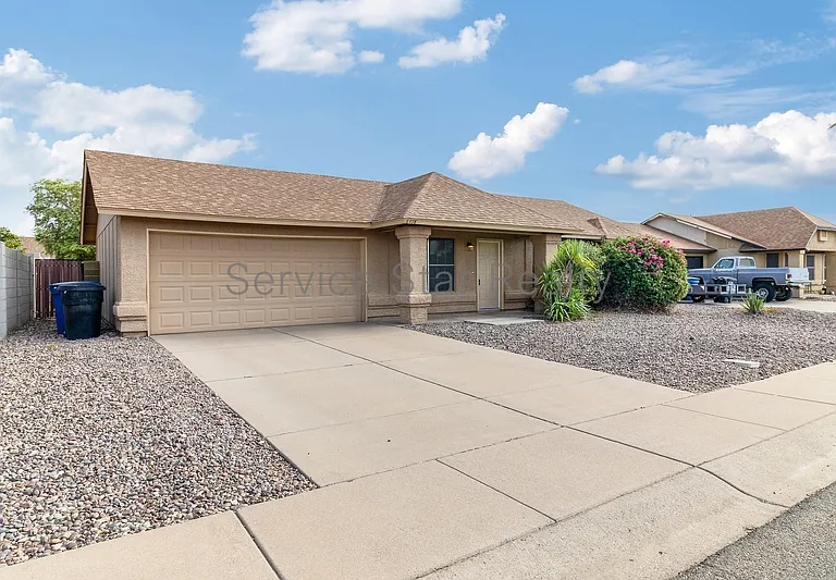 6418 W Laredo St — Photo 2