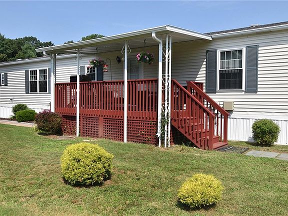 2nd image of 130 Holiday Ct
