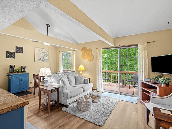 3rd image of 6 Memory Lane Apt 8