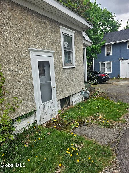 4th image of 412 Jackson Avenue