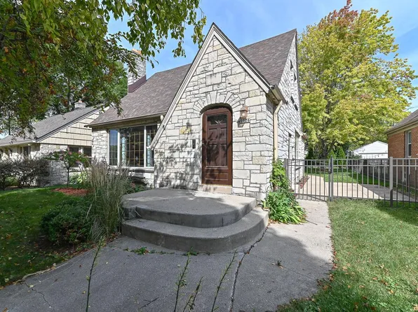 9026 West Center STREET, Milwaukee, WI 53222