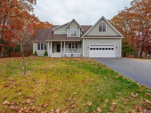 32 S Cotswold Street, Sanford, ME 04073