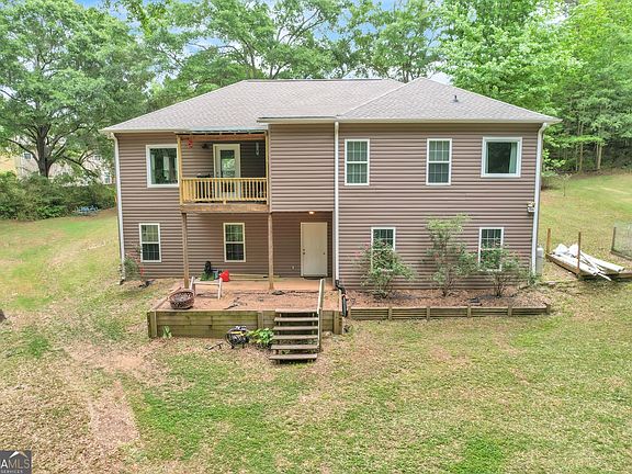 3rd image of 378 Harper Ln