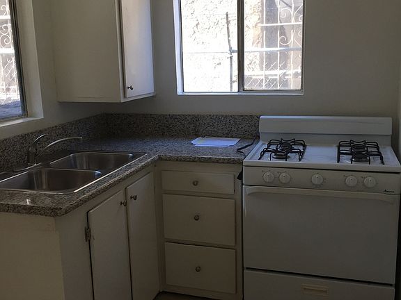 4th image of 1279-1285 N Chestnut Ave