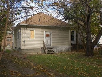 2nd image of 7421 Elmhurst St
