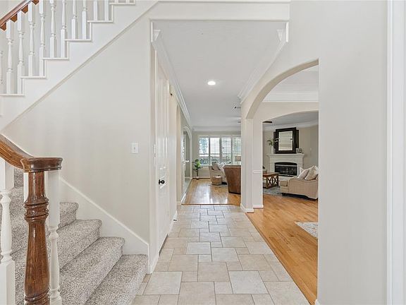 3rd image of 9527 Bayou Lake Ln