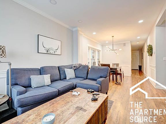 2nd image of 2509 W Diversey Ave