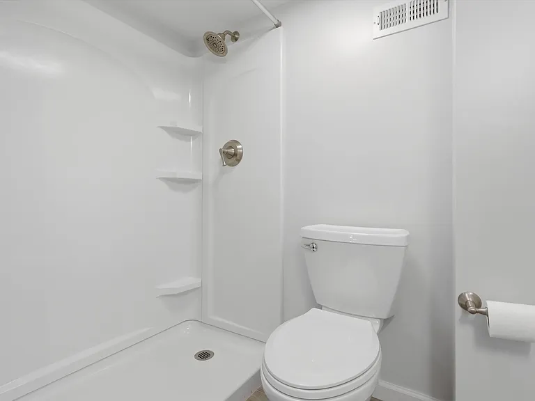 9 Linden Blvd — Photo 30