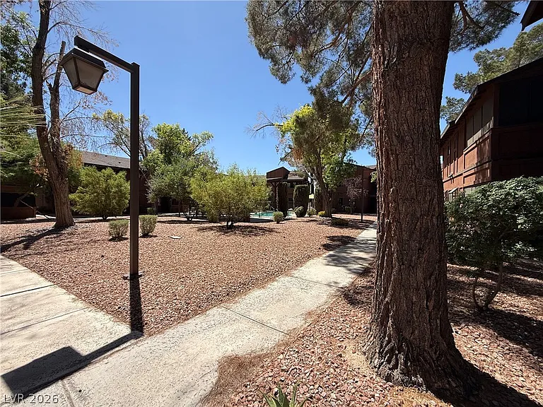 5923 Laredo St — Photo 56
