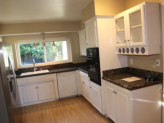 4th image of 1633 Willowmont Ave