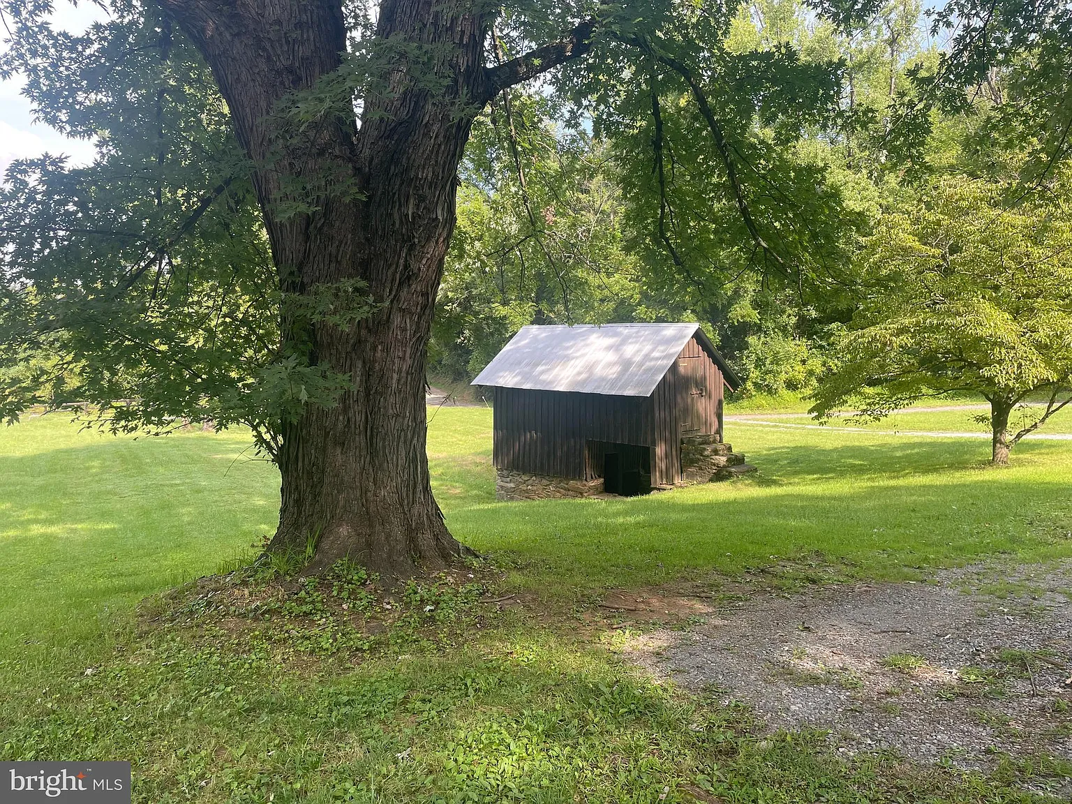 3 bed, 1.5 bath, 1756 sqft, $2,000 — Photo 3