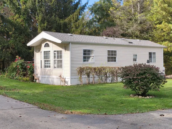 1009 Bay Rd #39, McHenry, IL 60051
