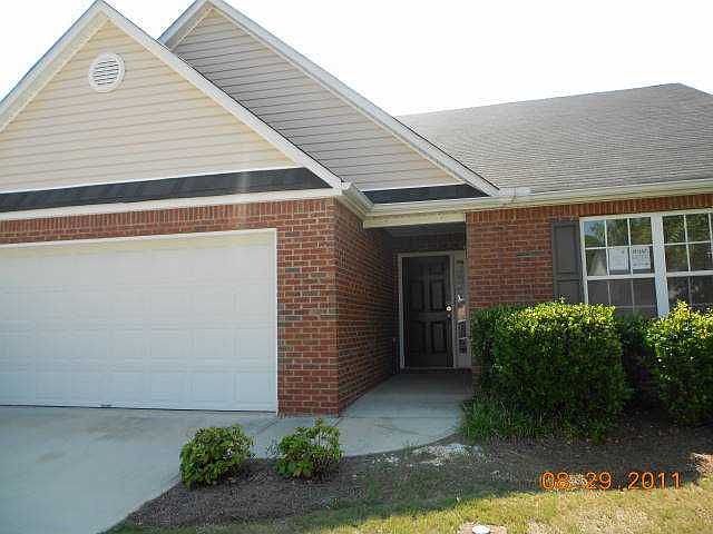1st image of 939 Village View Cir