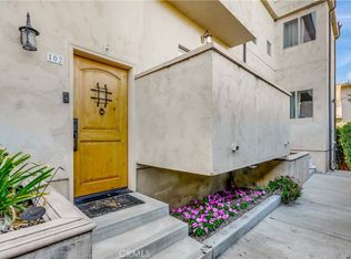 11253 Peach Grove St #102, North Hollywood, CA 91601