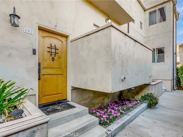 11253 Peach Grove St #102, North Hollywood, CA 91601