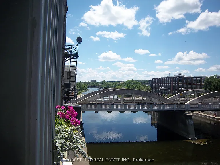18 Water St N #1 — Photo 9