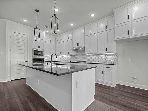 The Avonlea - Kitchen