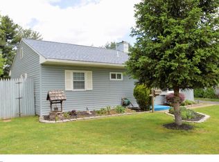 809 Edgemont Rd, Fairless Hills, PA 19030