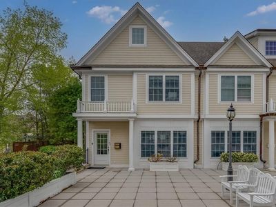 526 Pelham Road #4, New Rochelle, NY, 10805