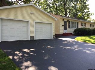 10 Heatherington St, Scotia, NY 12302