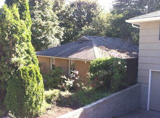 10326 15th Ave NE, Seattle, WA 98125