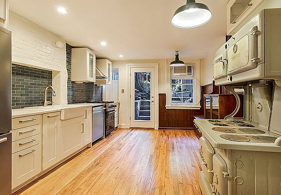 3rd image of 34 Cambridge Pl