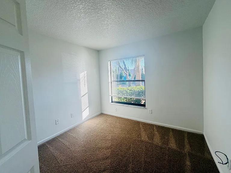 1114 S Pine Ridge Cir #D1 — Photo 4
