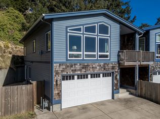 1217 SW Harbor Dr, Newport, OR 97365