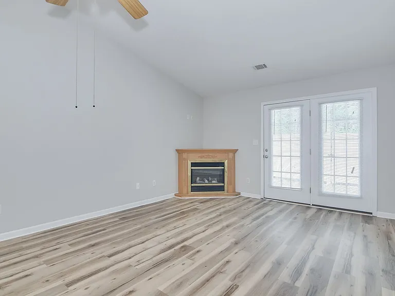 306 Evans Lake Way — Photo 16