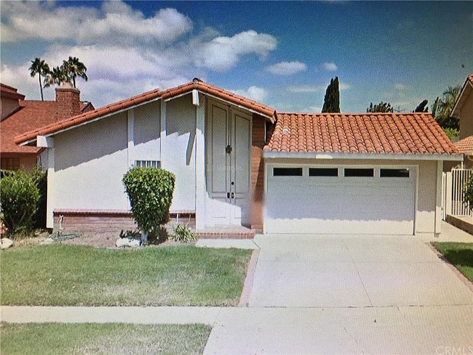 2nd image of 15071 Clemons Cir